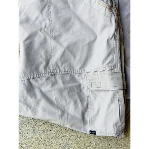 511 5.11 Tactical Pants Men's Size 40x30 Khaki Utility Cargo Work Pants #74251 - Picture 2 of 9